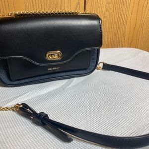 Charinut cross body purse, nwot